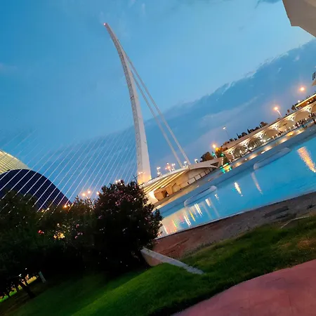 Quarto em Acomodações Particulares Cerca A Ciudad De Artes Y Ciencias